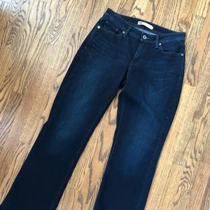 Levi’s 529 Curvy Bootcut Jeans. Dark wash.